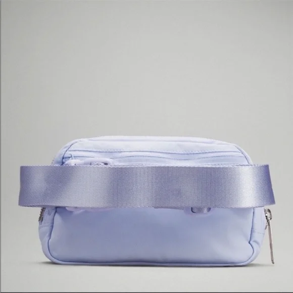 NWT LULULEMON EVERYWHERE BELT BAG BLUE PASTEL - Picture 5 of 5
